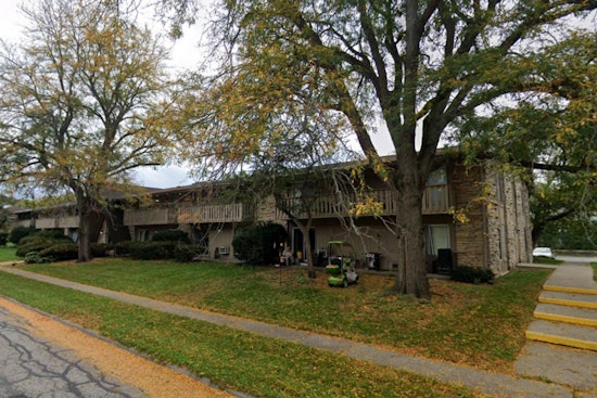 One Fatality, Multiple Injuries in Woodstock Apartment Fire; Over 30 Residents Displaced