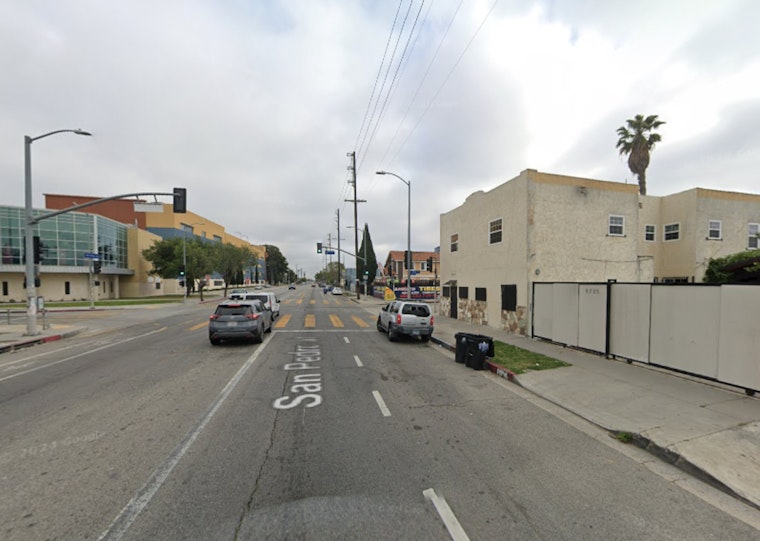 Over 100 Firefighters Tackle Major Emergency Blaze at South Los Angeles Industrial Building