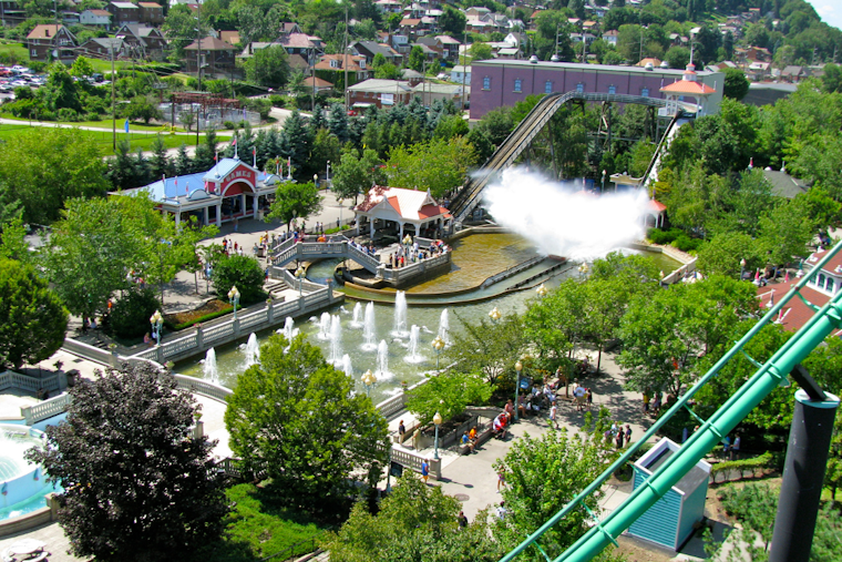 Pittsburgh's Kennywood Park Glitters Among Top Contenders for USA Today's 10Best Theme Park Holiday Event