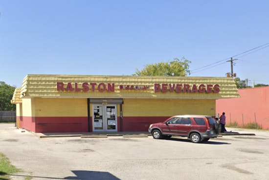 Police Investigate Fatal Shooting at Southwest Houston Liquor Store, No Arrests Confirmed