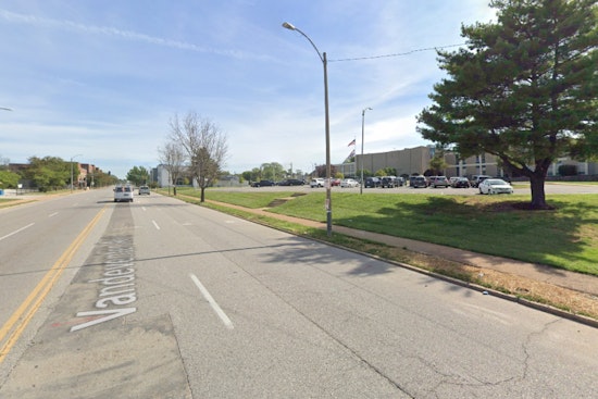 Police Investigating Late-Night Robbery at Midtown St. Louis QuikTrip, Armed Suspects at Large