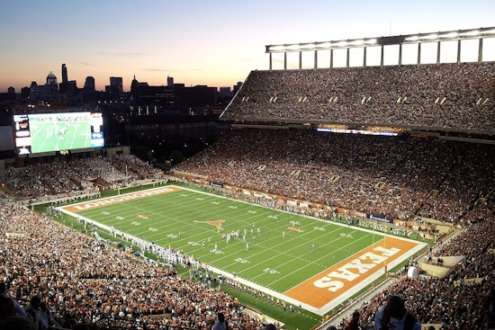 Quinn Ewers Leads Texas to Commanding 49-17 Victory Over Florida in College Football Clash