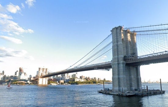 Rare Humpback Whale Sighting Beneath Brooklyn Bridge Captivates New York City Onlookers