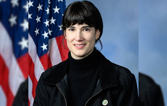 Rep. Marie Gluesenkamp Perez Takes Initial Lead in High-Stakes 3rd District Race in Washington