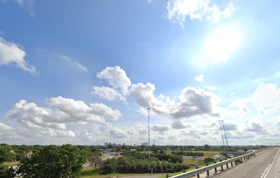 San Antonio Welcomes Mild, Sunny Weather As Holiday Season Approaches