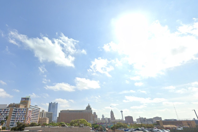 San Antonio's Weather Rollercoaster Features Thunderstorms, Clear Skies, and Wind Gusts Ahead