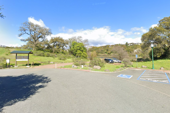 Santa Rosa Firefighters Execute Swift Rescue of Capsized Kayaker at Fountaingrove Lake