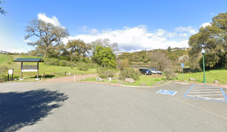 Santa Rosa Firefighters Execute Swift Rescue of Capsized Kayaker at Fountaingrove Lake