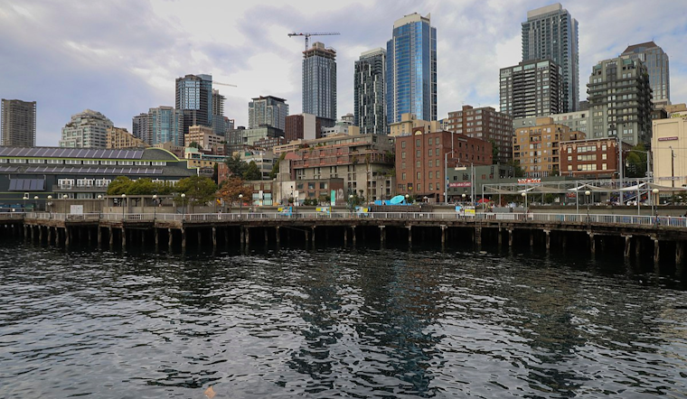 Seattle Braces for Chilly, Mostly Cloudy Thanksgiving Week with Occasional Rain Chances
