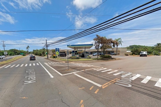 Semi-Truck Snags Wires in Kailua Causing Damage and Disrupting Traffic
