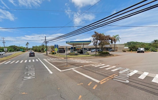 Semi-Truck Snags Wires in Kailua Causing Damage and Disrupting Traffic