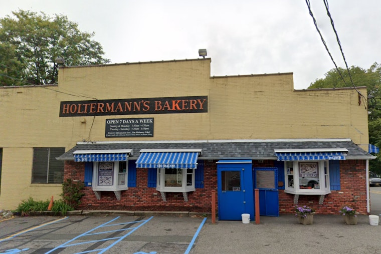 Staten Island Bakery Clarifies Whoopi Goldberg's Denied Cake Order Was Due to Technical Woes, Not Politics