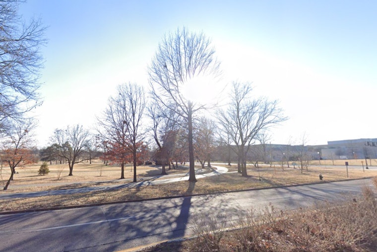 Sunny Today in St. Louis with Snowfall Expected and Chilly Winds This Weekend