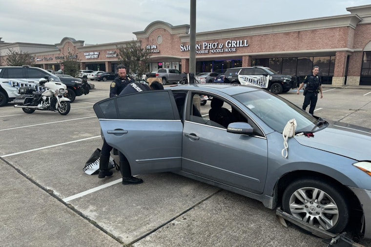 Suspects Arrested After Alleged $5K Thefts Lead to Sugar Land Police Chase