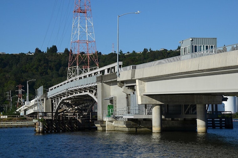 Tacoma's Hylebos Bridge Closed for Traffic Due to Technical Malfunction, City Engineers Scramble to Fix