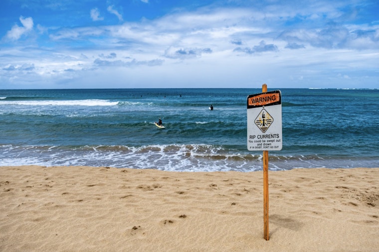 Tampa Residents Warned of High Rip Current Danger Through Friday as NWS Advises Caution on Coastal Beaches