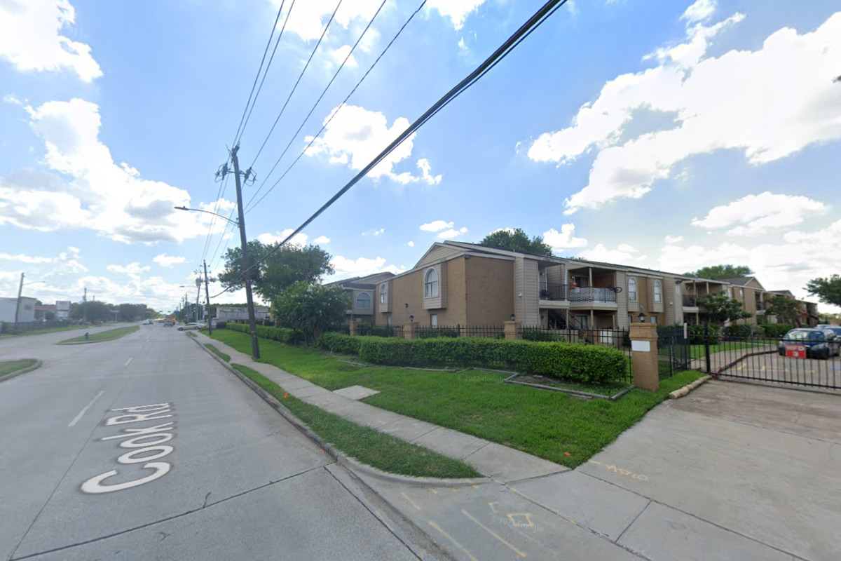 Triple Fatal Shooting at Houston Apartment Complex Sparks Police