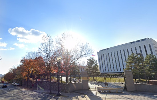 Unpredictable Weather Ahead for Washington D.C.: Sunshine, Snow Flurries, and Winds Expected