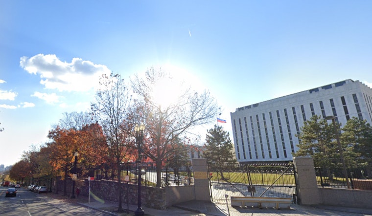 Unpredictable Weather Ahead for Washington D.C.: Sunshine, Snow Flurries, and Winds Expected