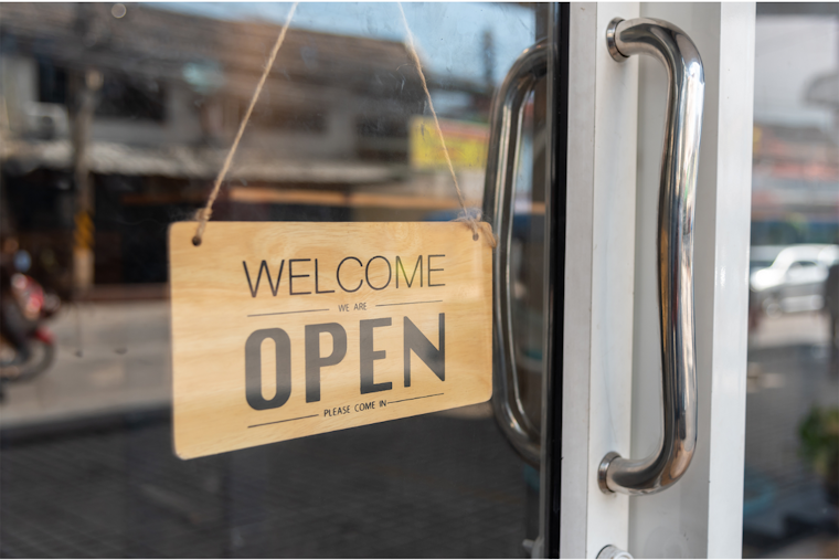 Upper Arlington and Neighbors Join Forces to Support Local Businesses on Small Business Saturday