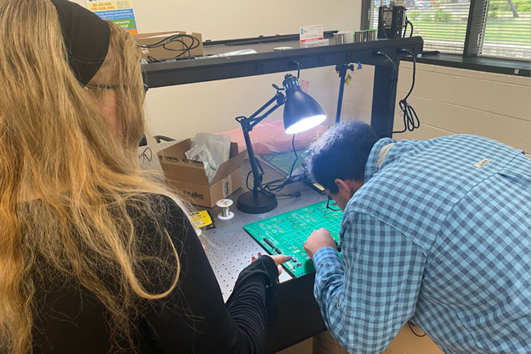 UT Arlington's APLUS Program Bridges Classroom and Industry, Fostering Next-Gen Electrical Engineers