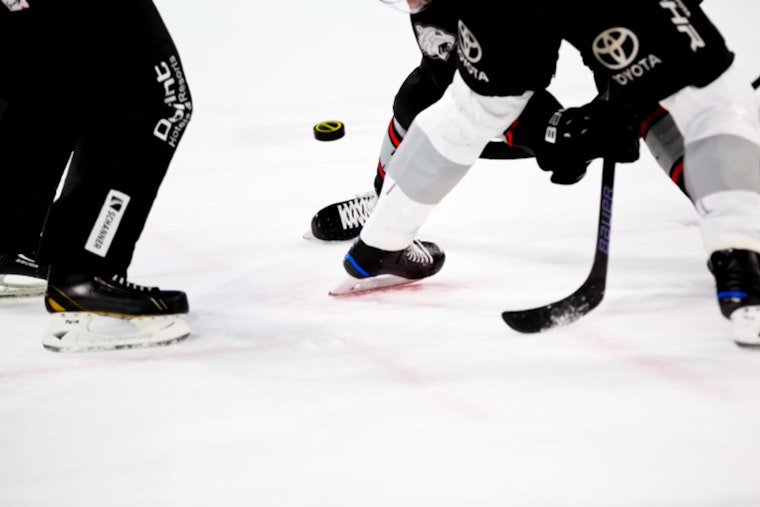 Vegas Golden Knights Stage Thrilling Comeback Victory Over Philadelphia Flyers in Shootout Showdown