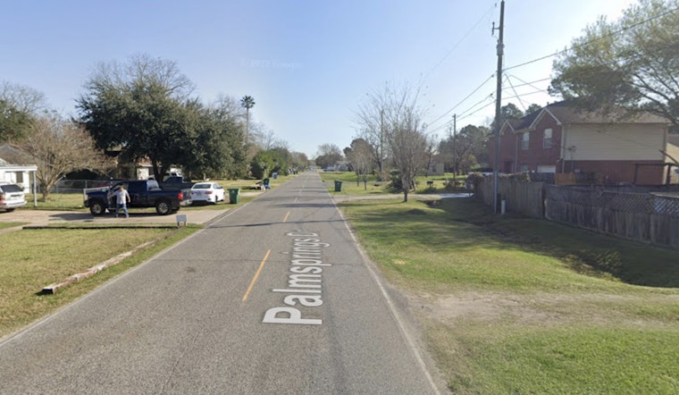 Vehicle Crashes Into Southeast Houston Home on Palmsprings Drive, Driver Escapes with Minor Injuries