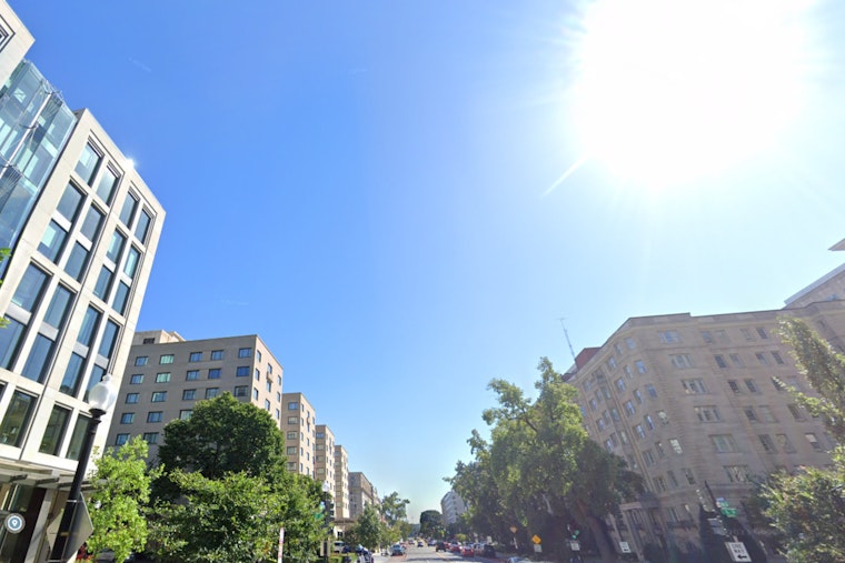 Washington D.C. Braces for Variable Skies and Intermittent Showers This Week