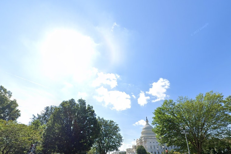 Washington D.C. Welcomes a Mixed Bag of November Weather with Sunny Days and Possible Showers
