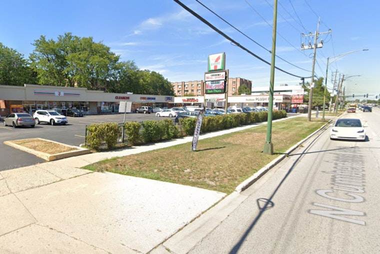 Woman in Custody After Vehicle Plows Into Norwood Park 7-Eleven in Chicago; No Injuries Reported