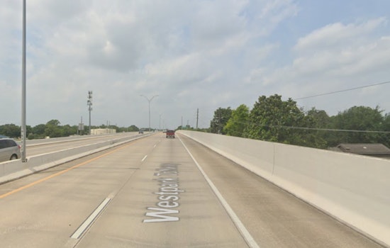 1 Dead in Collision Involving METRO Bus on Westpark Tollway in Houston