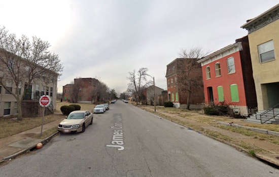 19-Year-Old Woman Robbed at Gunpoint by Acquaintance in St. Louis' Jeff-Vander-Lou Area