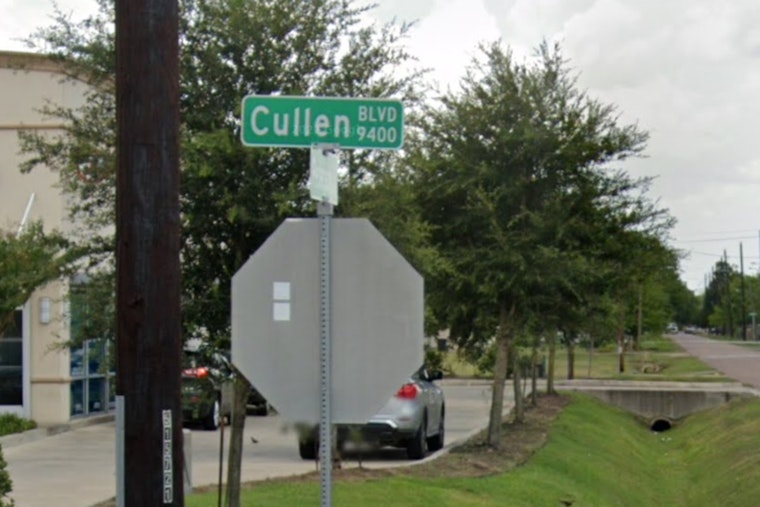 Armored Truck Driver in Houston Survives Ambush, Gunfire Exchanged with Attempted Robbers at ATM