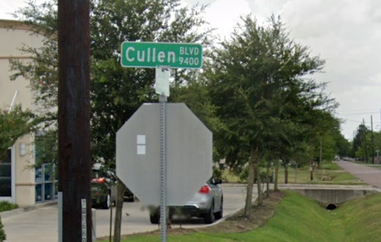 Armored Truck Driver in Houston Survives Ambush, Gunfire Exchanged with Attempted Robbers at ATM