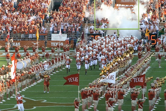 Austin Bars Revel in Revenue Rush as Longhorns Tackle SEC Glory
