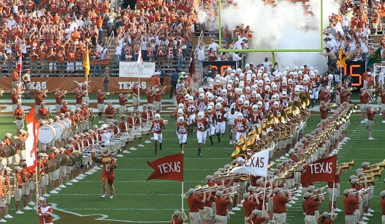 Austin Bars Revel in Revenue Rush as Longhorns Tackle SEC Glory