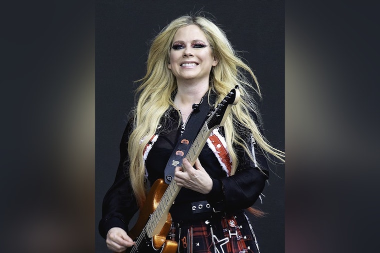 Avril Lavigne Extends 'Greatest Hits' Tour to Noblesville, Indiana with Summer 2025 Date at Ruoff Music Center