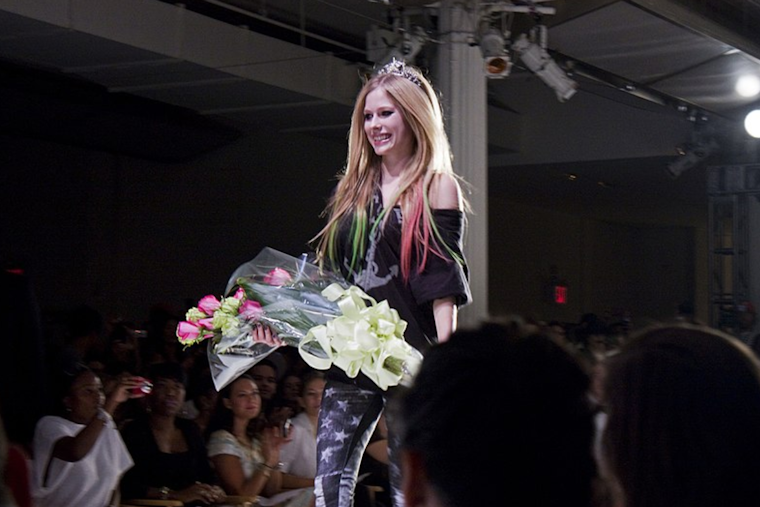 Avril Lavigne to Ignite 2000s Nostalgia with Cincinnati Concert Featuring Simple Plan and We The Kings