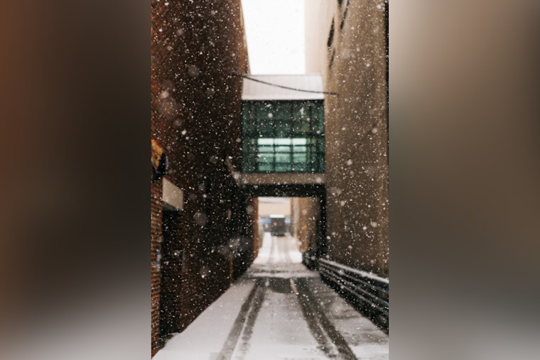 Bay Area Braces for Wintry Mix and Holiday Travel Disruptions, NWS Milwaukee Advises Caution on Roads