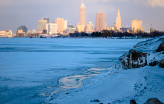Blizzard Warnings and Arctic Blast Hit Great Lakes, Cleveland's NWS Monitors Thundersnow and Travel Woes