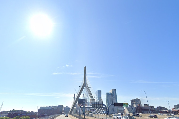 Bostonians to Enjoy Sunny, Chilly Christmas with a Mild Week Ahead and Rainy Weekend Forecast