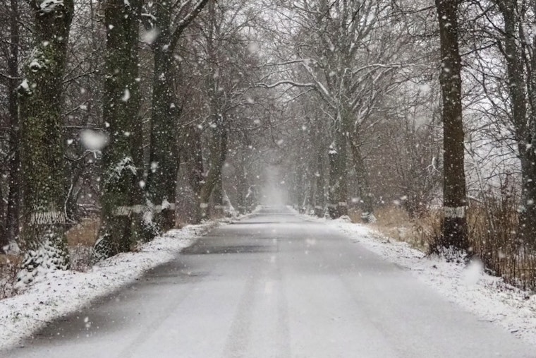 Charlotte Faces Icy Roads and Snow Flurries as Officials Urge Caution for Commuters