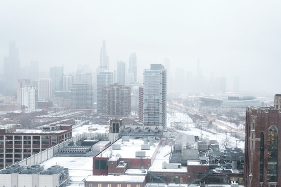 Chicago Braces for Snow and Gusty Winds, Slippery Commutes Expected