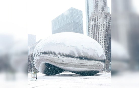 Chicago Braces for Snowy Week with Travel Cautions Ahead of Holidays