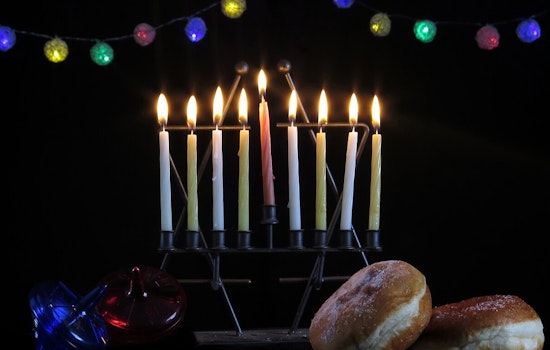 Chicago Embraces Rare Convergence of Hanukkah and Christmas with Citywide Celebrations and Messages of Unity