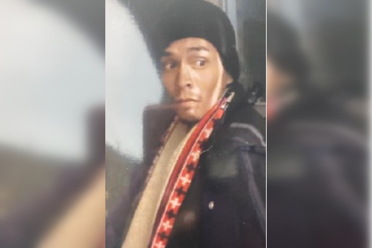 Chicago Police Seek Help Locating Missing Man Last Seen on S. Wells