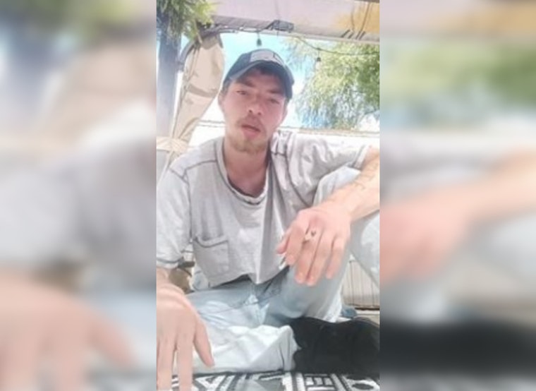 Chicago Police Seek Public's Help to Find Missing 22-Year-Old Seth Moses Last Seen in Lake Park Area