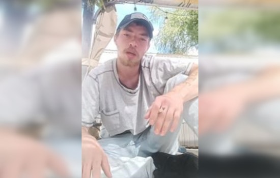 Chicago Police Seek Public's Help to Find Missing 22-Year-Old Seth Moses Last Seen in Lake Park Area