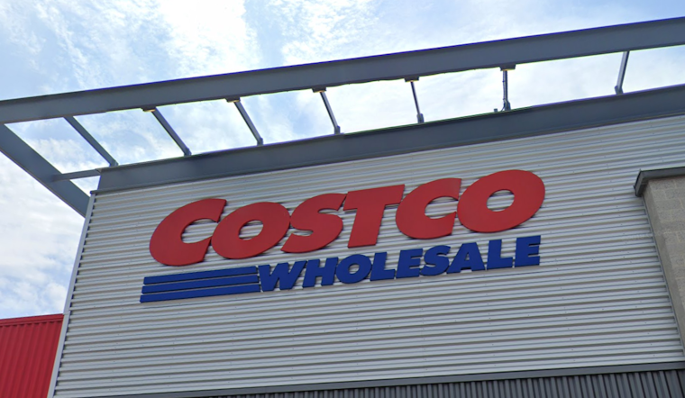 Chicago Shoppers Plan for Early Store Closures on Christmas Eve, Costco Among Retailers with Modified Hours