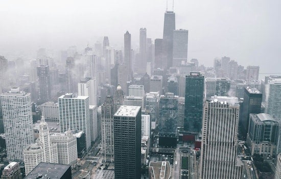 Chicagoans Prepare for a Gloomy Christmas, Weather Forecast Suggests Rain Over Snow